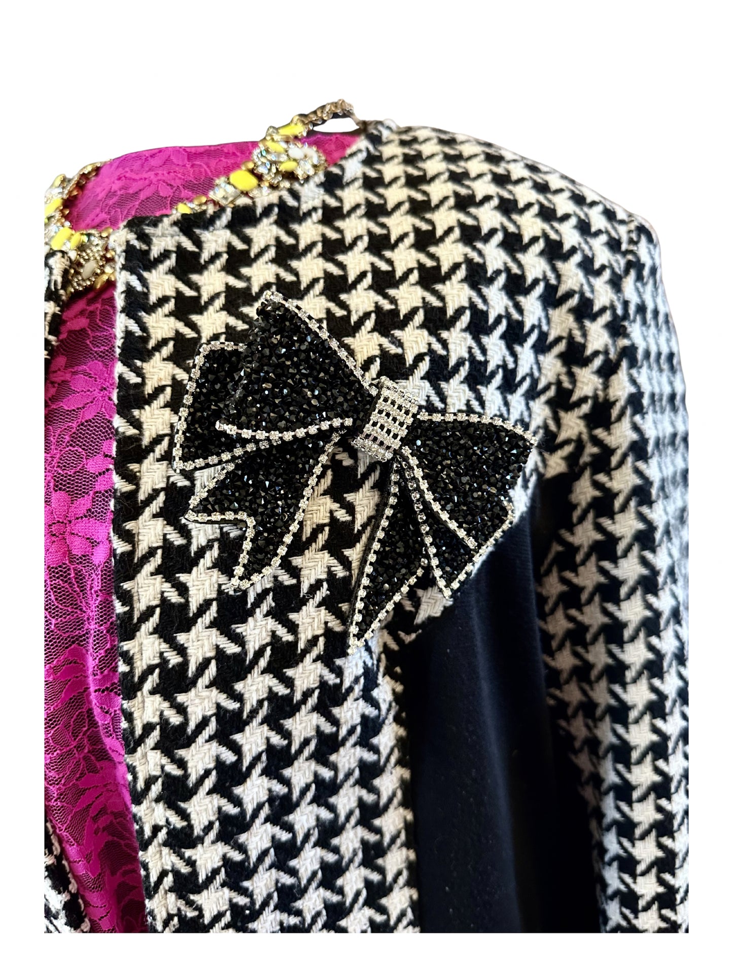 Houndstooth Jacket with Embroidery and Bow Brooch- XL