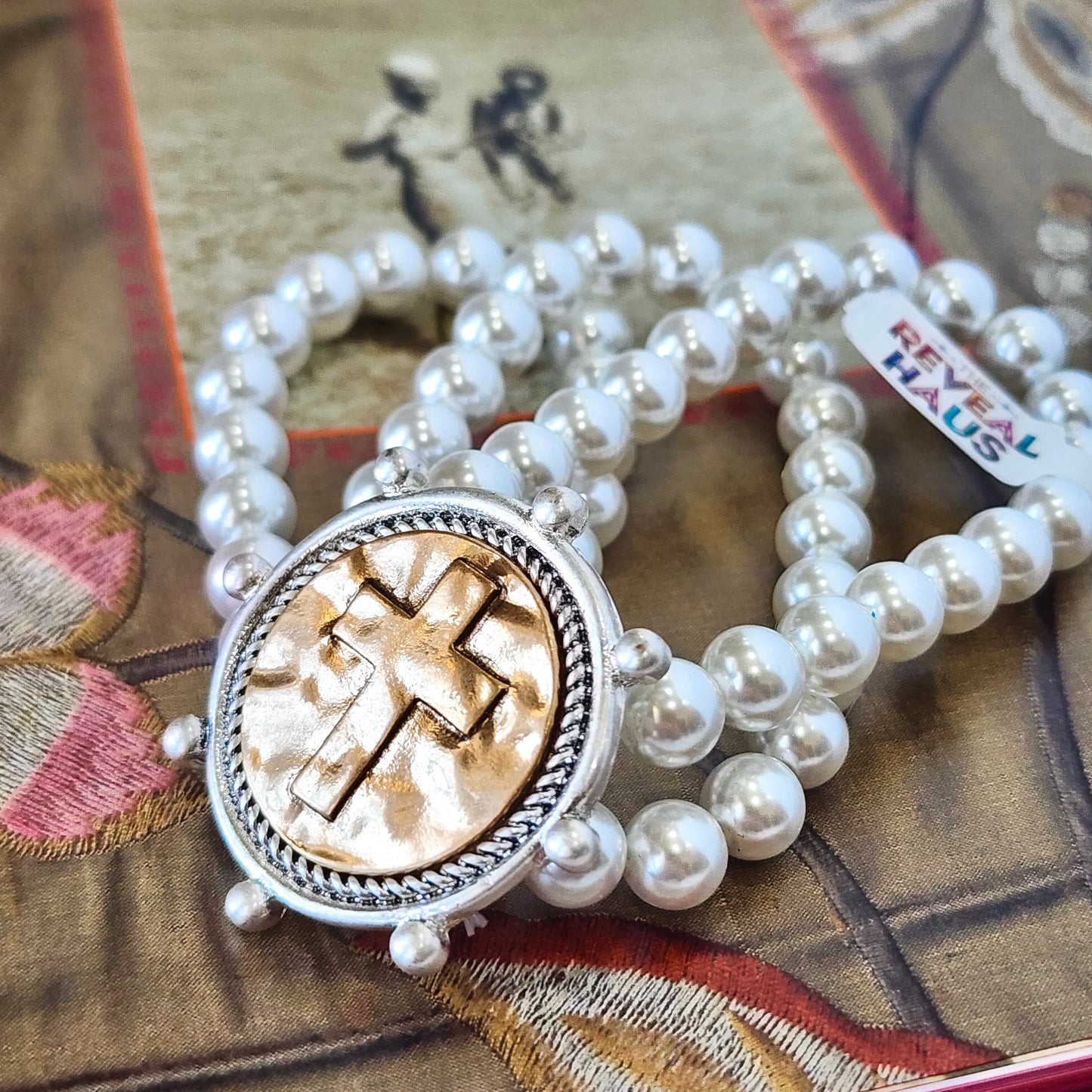 Cross Boss Pearl Bracelet