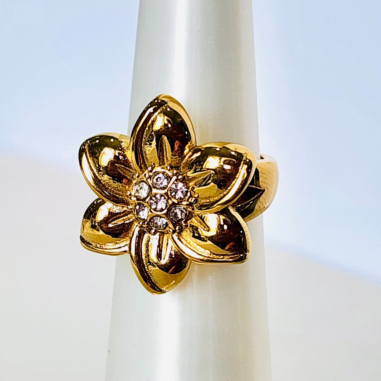 The Dahlia Ring