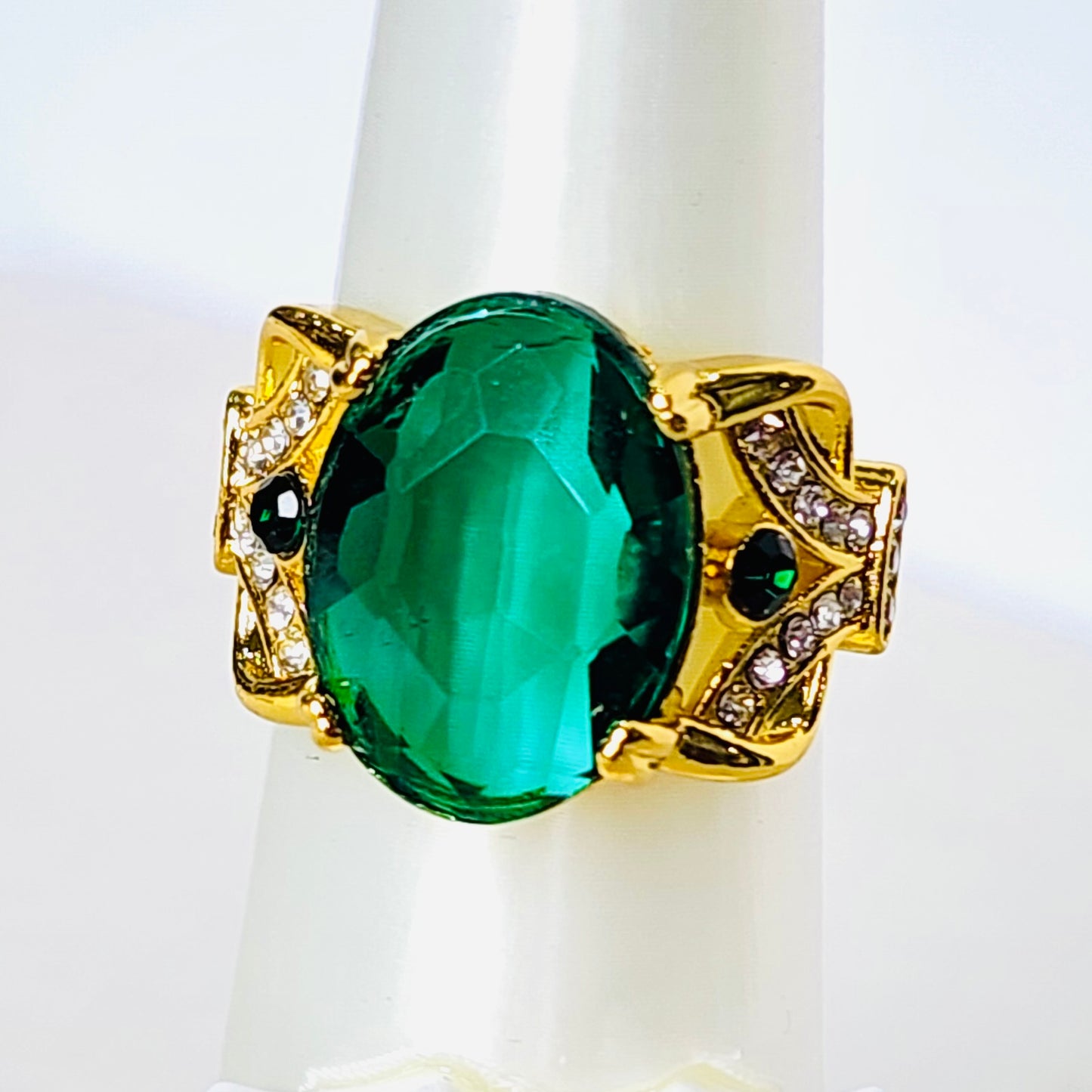 The Veronica-Green Ring
