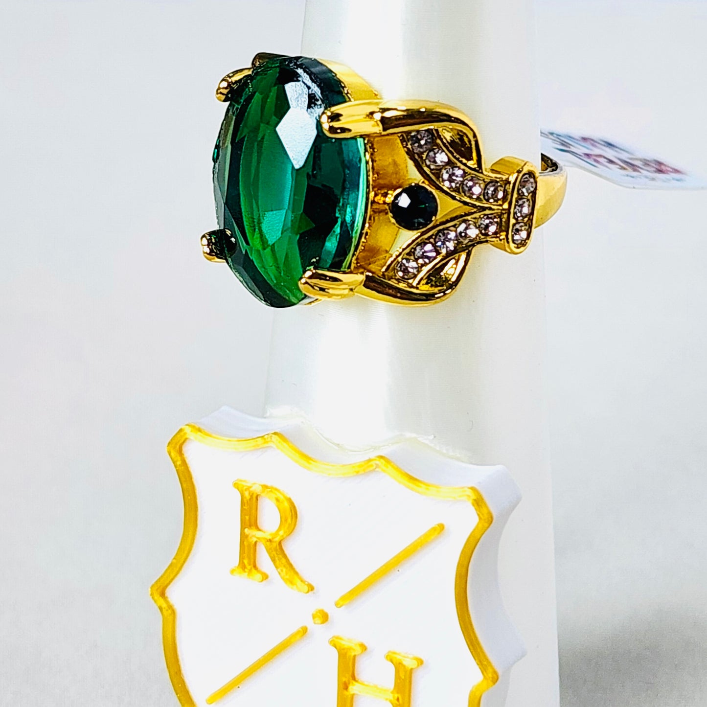 The Veronica-Green Ring