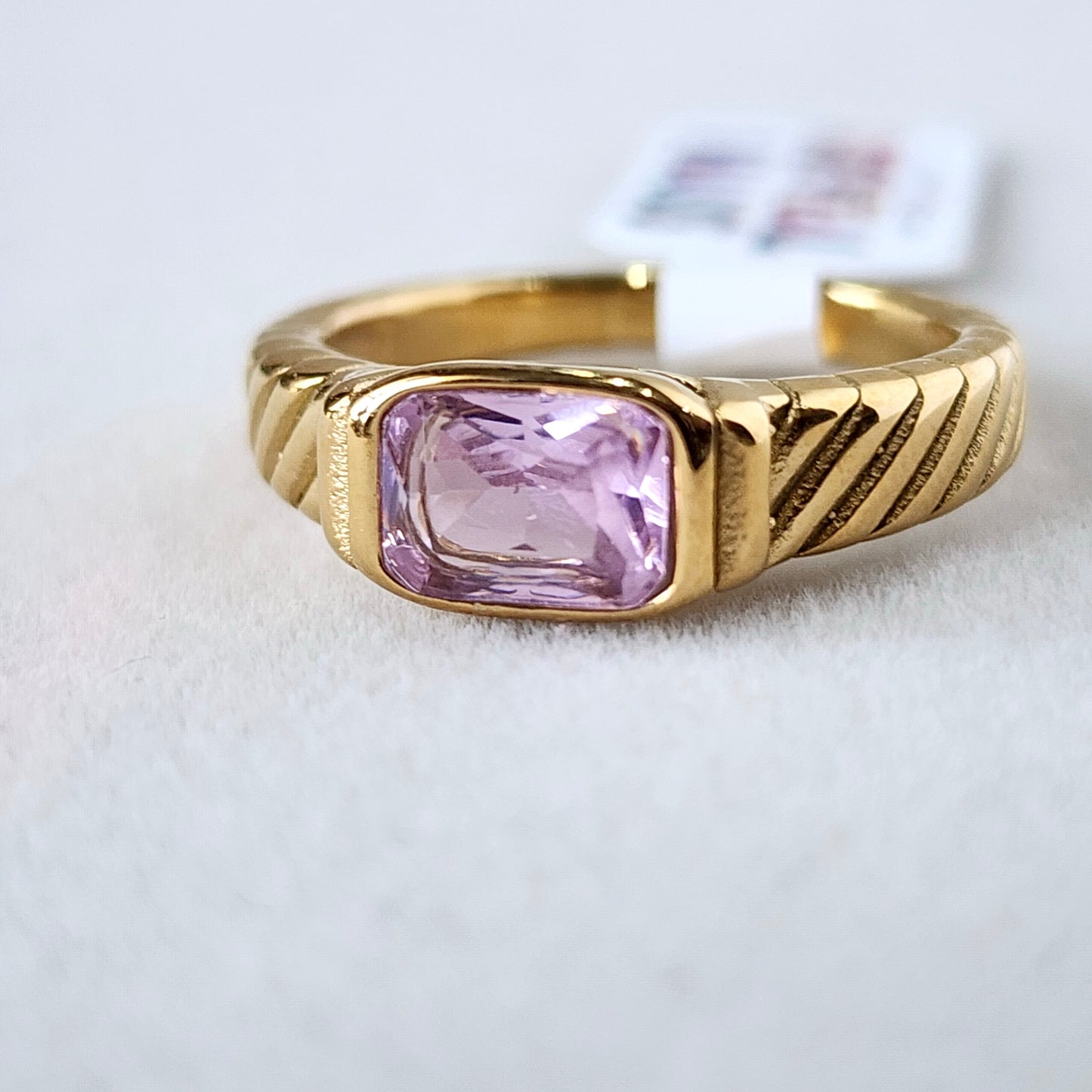 The Ring Dorthy- Pink