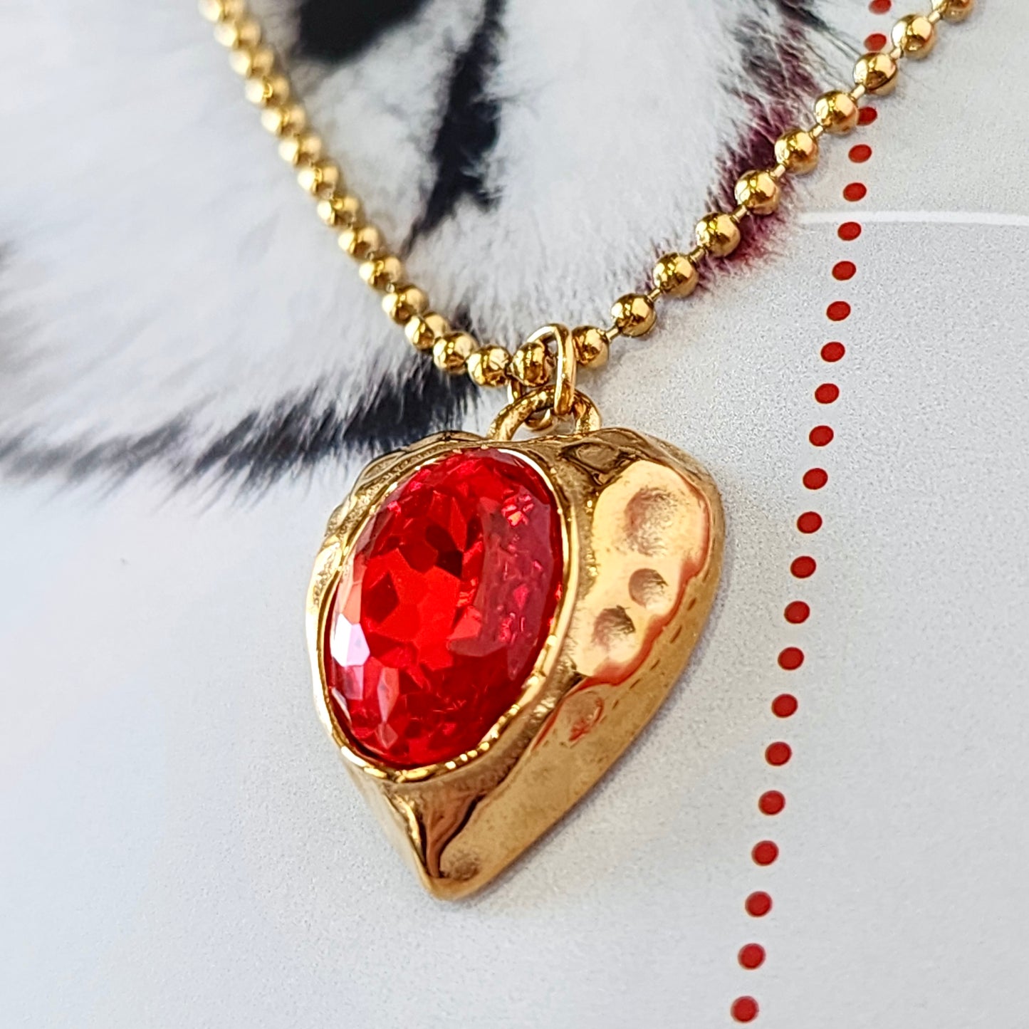 The Rouge Crystal Necklace