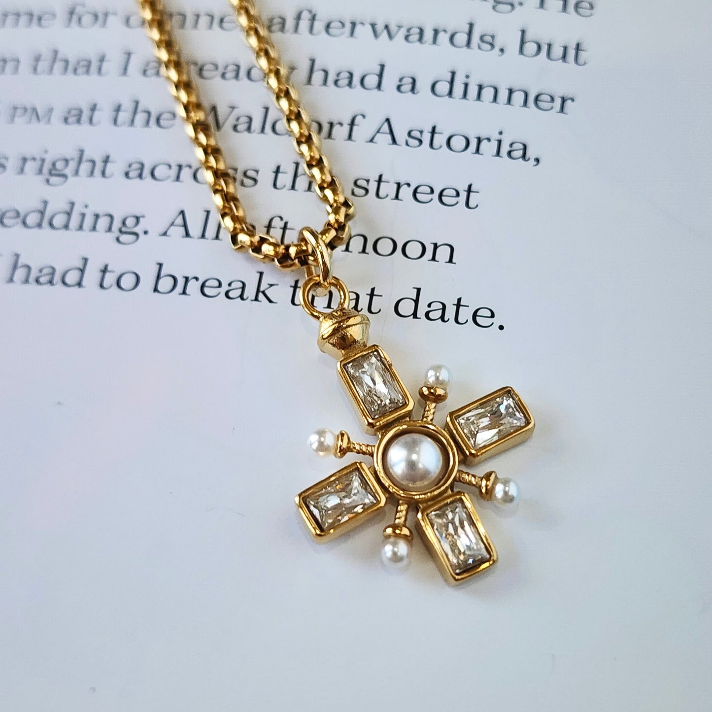 Radiant Hour Crystal Pearl Necklace