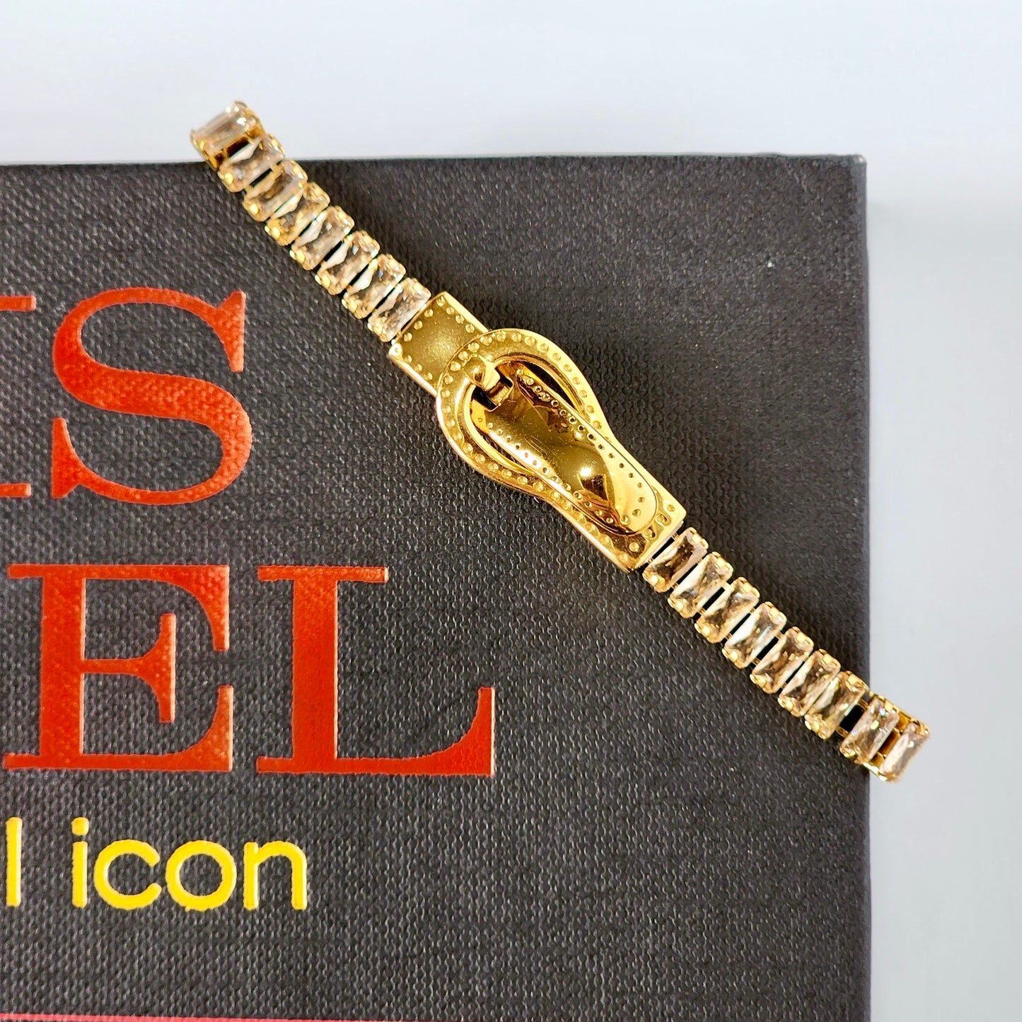 Illumina Buckle Bracelet