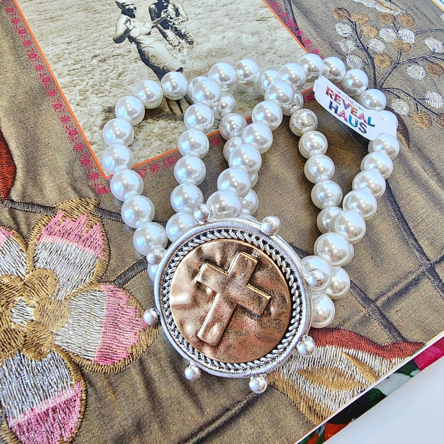 Cross Boss Pearl Bracelet