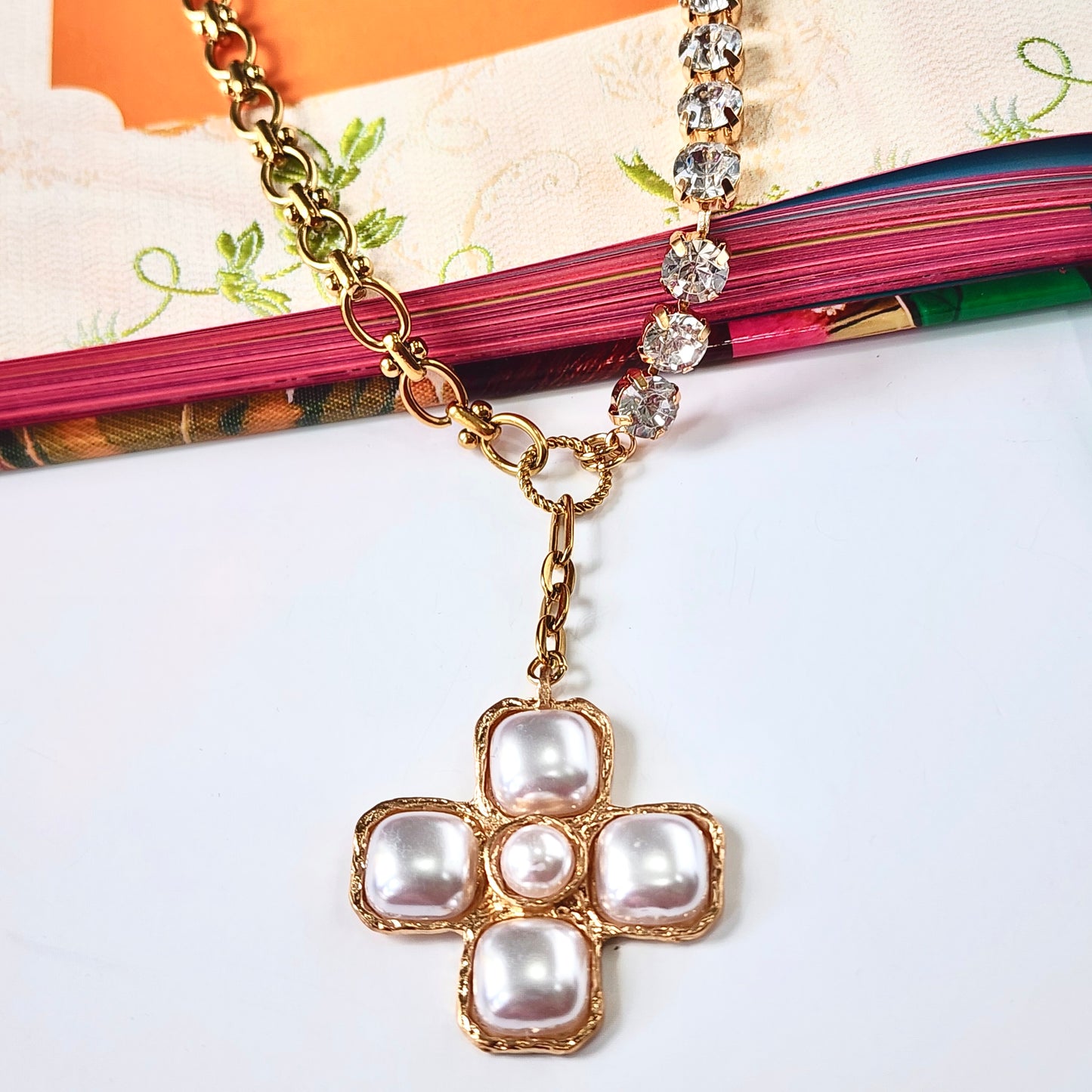 The Clover Pearl Statement Necklace