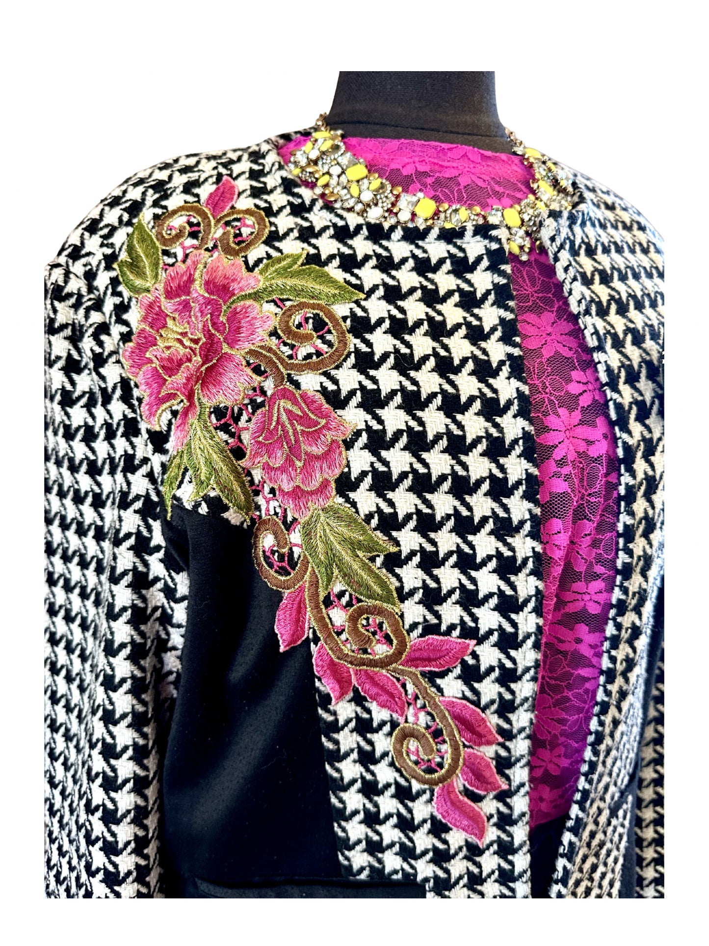 Houndstooth Jacket with Embroidery and Bow Brooch- XL
