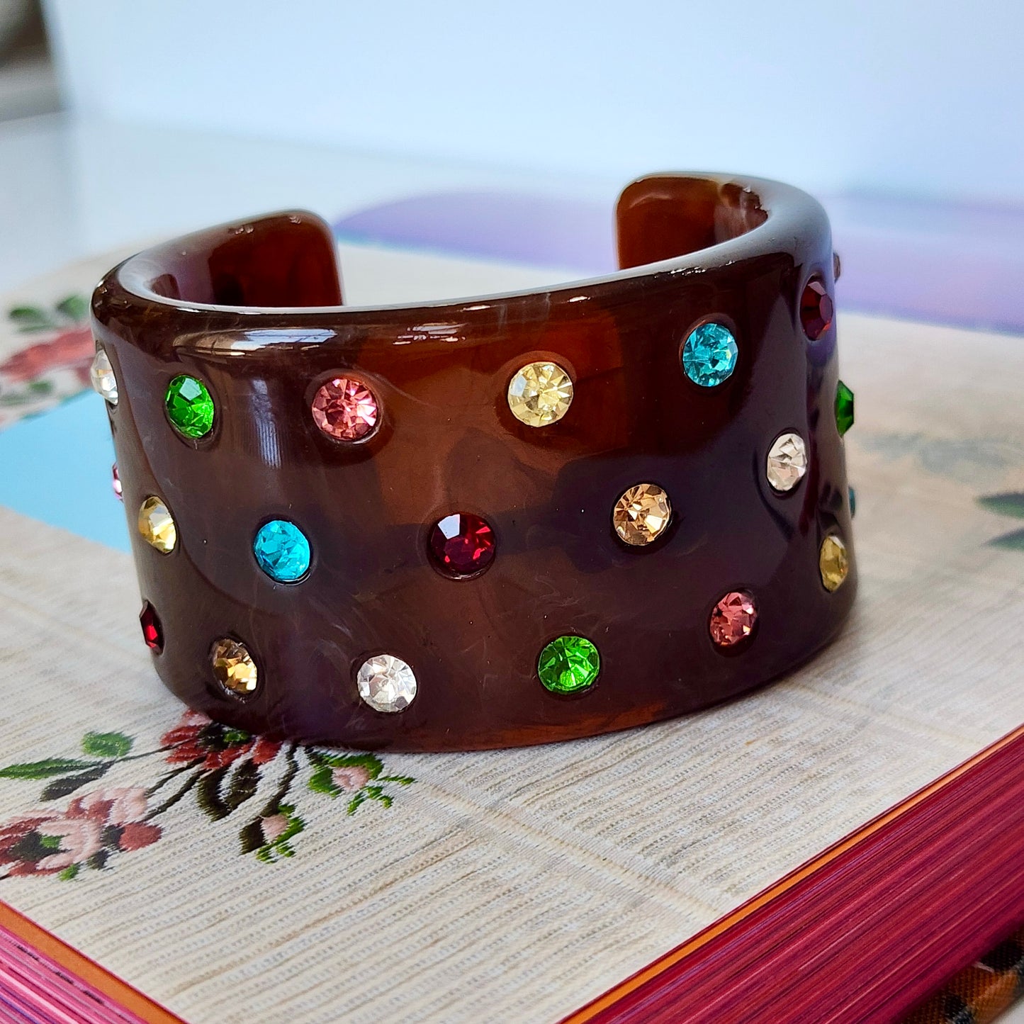 Studio Confetti Tortoise Brown  Bracelet Cuff