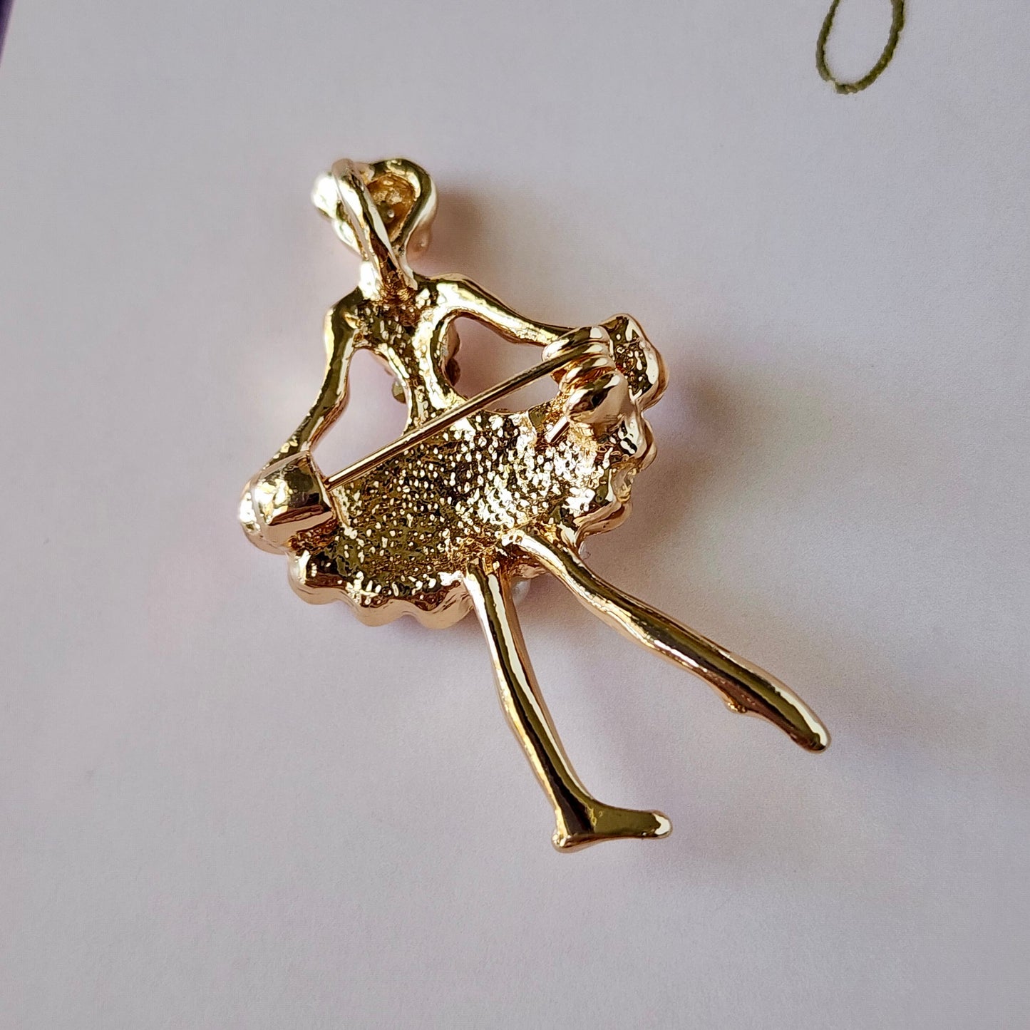 The Curtain Call Brooch